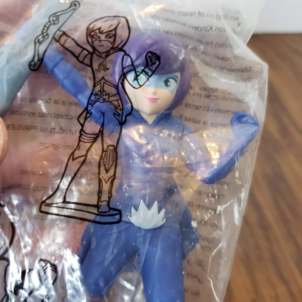 Burger King 5 Inch Mysticons Zarya Moonwolf Kids Meal Toy Action Figure